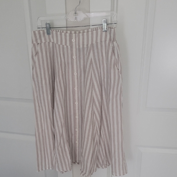 Torrid Beige and White Striped A-Line Skirt - Picture 1 of 4
